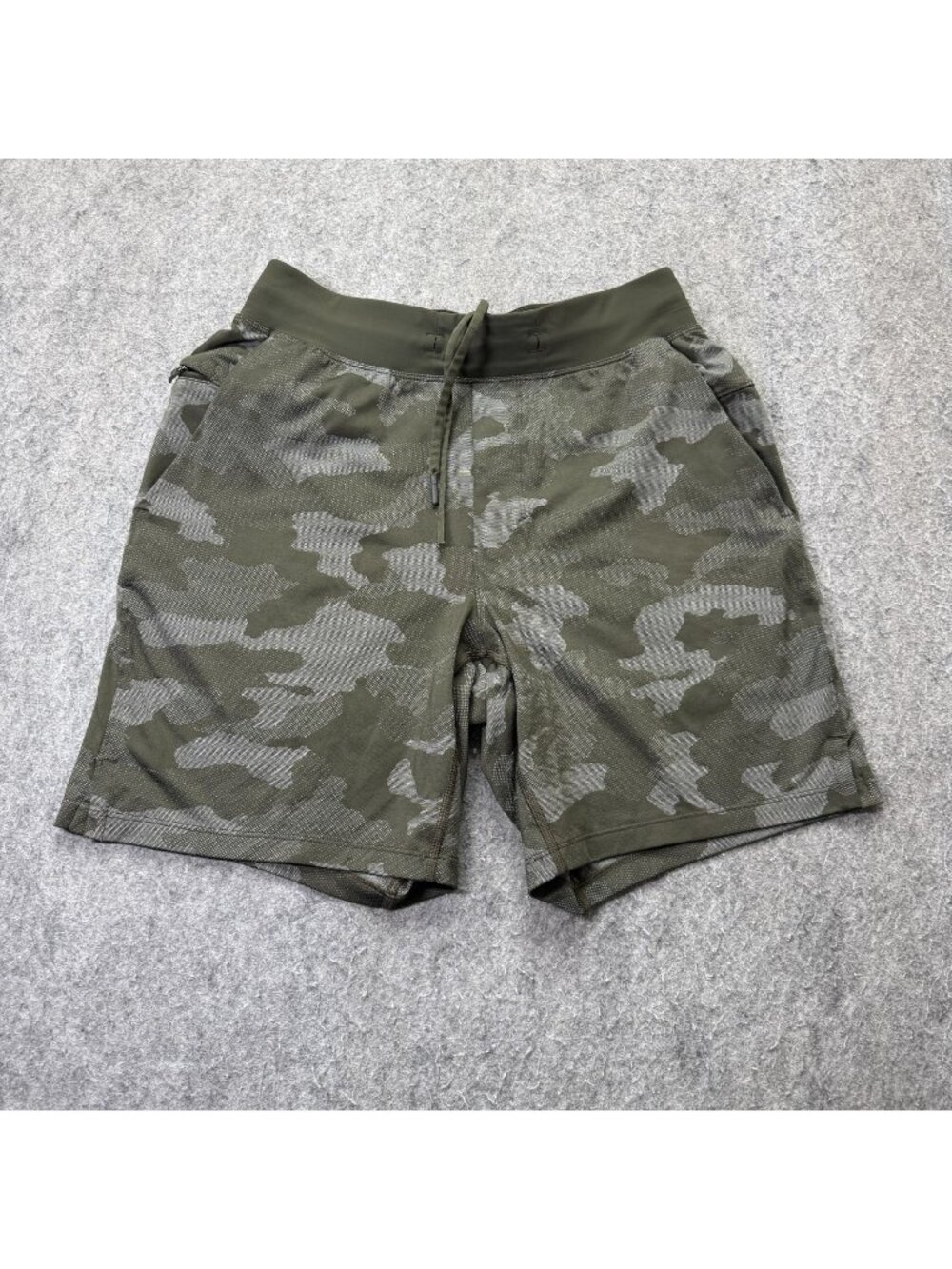 Lululemon License to Train Shorts Men S Green Camouflage Unlined 7" LM7APIS - Picture 1 of 14